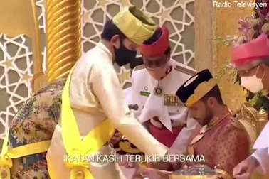 Đám cưới 10 ngày đêm phủ vàng và kim cương của Công chúa Brunei