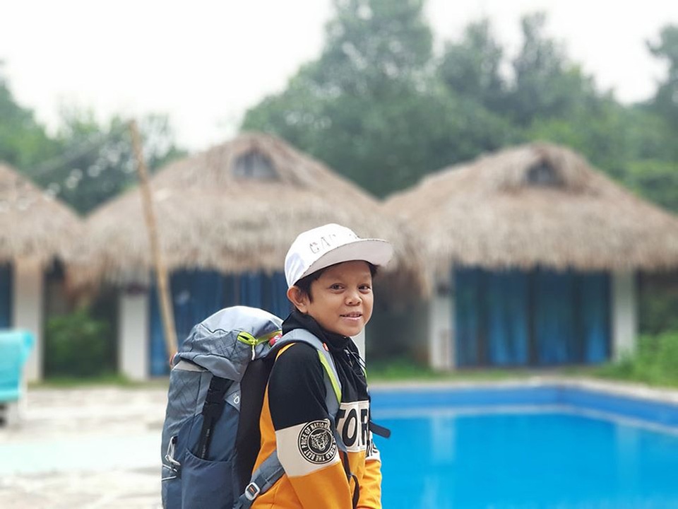 Ông chủ khách sạn 34 tuổi gặp cảnh dở khóc dở cười vì gương mặt trẻ con - 1 Ông chủ khách sạn 34 tuổi gặp cảnh dở khóc dở cười vì gương mặt trẻ con - 1