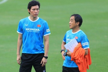 HLV Park Hang Seo chia tay trợ lý Hàn Quốc ở đội tuyển Việt Nam