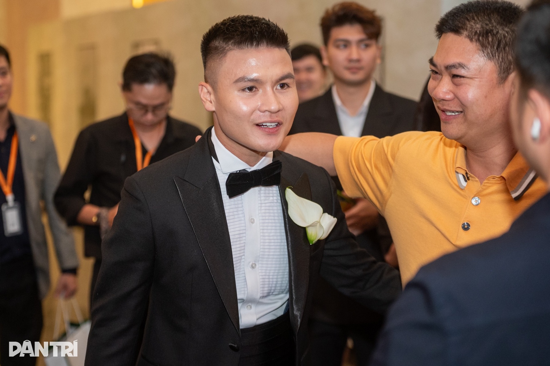 Đám cưới Quang Hải: Cô dâu - chú rể bất ngờ thông báo có em bé - 8 Đám cưới Quang Hải: Cô dâu - chú rể bất ngờ thông báo có em bé - 8