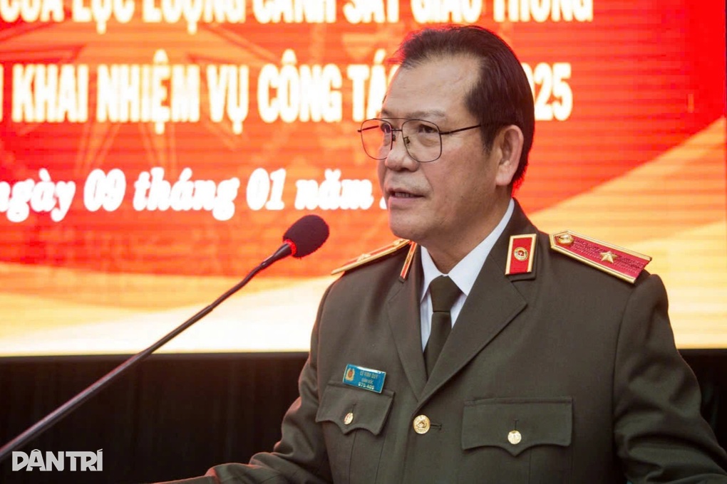 Giám đốc Công an Đắk Lắk nghỉ hưu trước tuổi gần 4 năm - 1 Giám đốc Công an Đắk Lắk nghỉ hưu trước tuổi gần 4 năm - 1