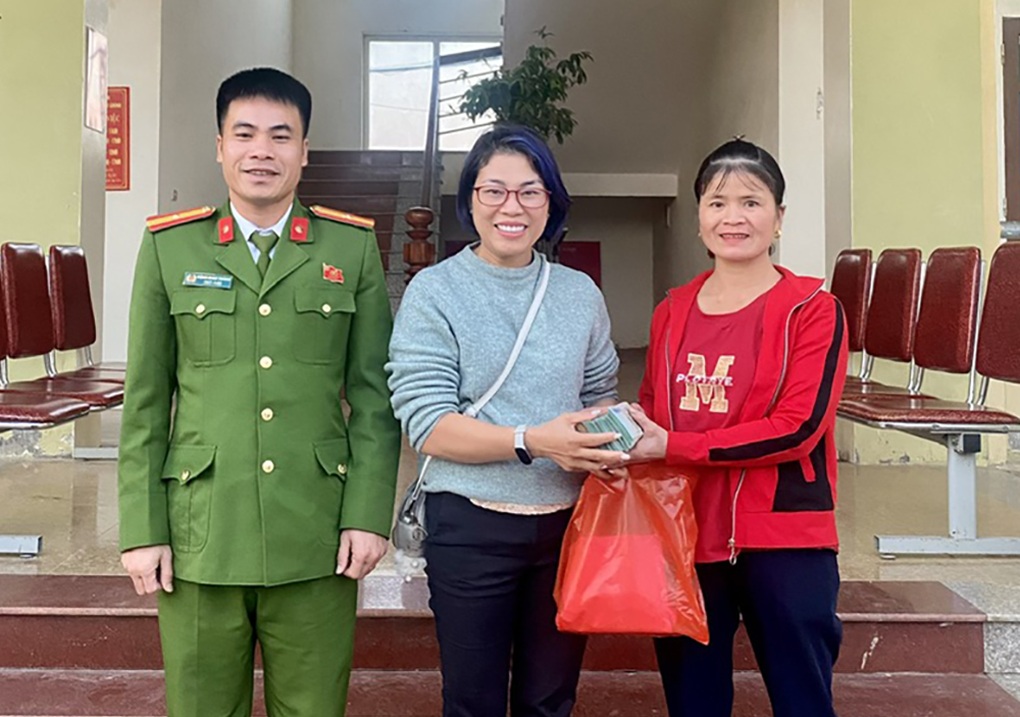 Công an đến tìm, người phụ nữ ngỡ ngàng biết tài khoản có 400 triệu đồng - 1