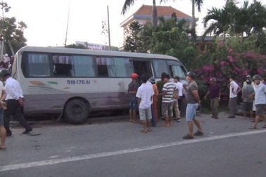 Vụ tài xế lái xe khách dùng bằng giả, tông chết 2 bé gái: Triệu tập 4 đăng kiểm viên!