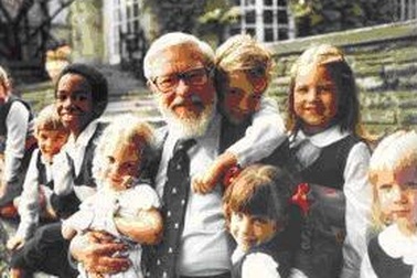 Dự án “Nuôi dạy con thành nhà tri thức nhỏ”