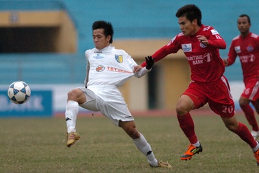 ‘‘Bắn hạ” B. Bình Dương, Hà Nội T&T nối dài mạch thắng