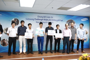 Chạm lên màn hình để chạm vào nhau