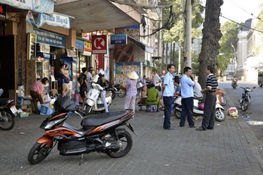 Đuổi đâm nhau kinh hoàng giữa TPHCM, 1 người chết