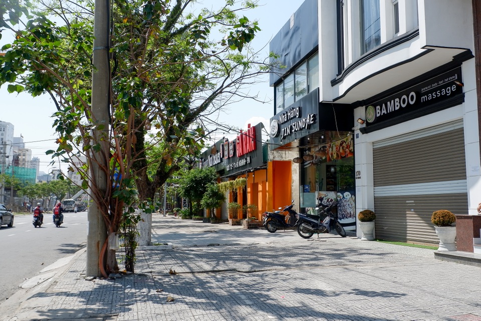 “Phố Hàn Quốc” ở Đà Nẵng đìu hiu, vắng khách - 5 “Phố Hàn Quốc” ở Đà Nẵng đìu hiu, vắng khách - 5
