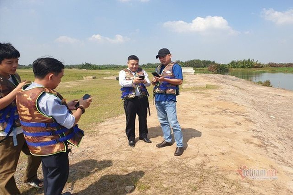 Cảnh sốt đất khó hiểu ở tỉnh có “siêu dự án: Mang vài bao tải tiền mua 5-7 lô đất - 1 Cảnh sốt đất khó hiểu ở tỉnh có “siêu dự án: Mang vài bao tải tiền mua 5-7 lô đất - 1