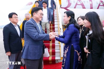 Chủ tịch Quốc hội Hàn Quốc đến Hà Nội, bắt đầu thăm chính thức Việt Nam