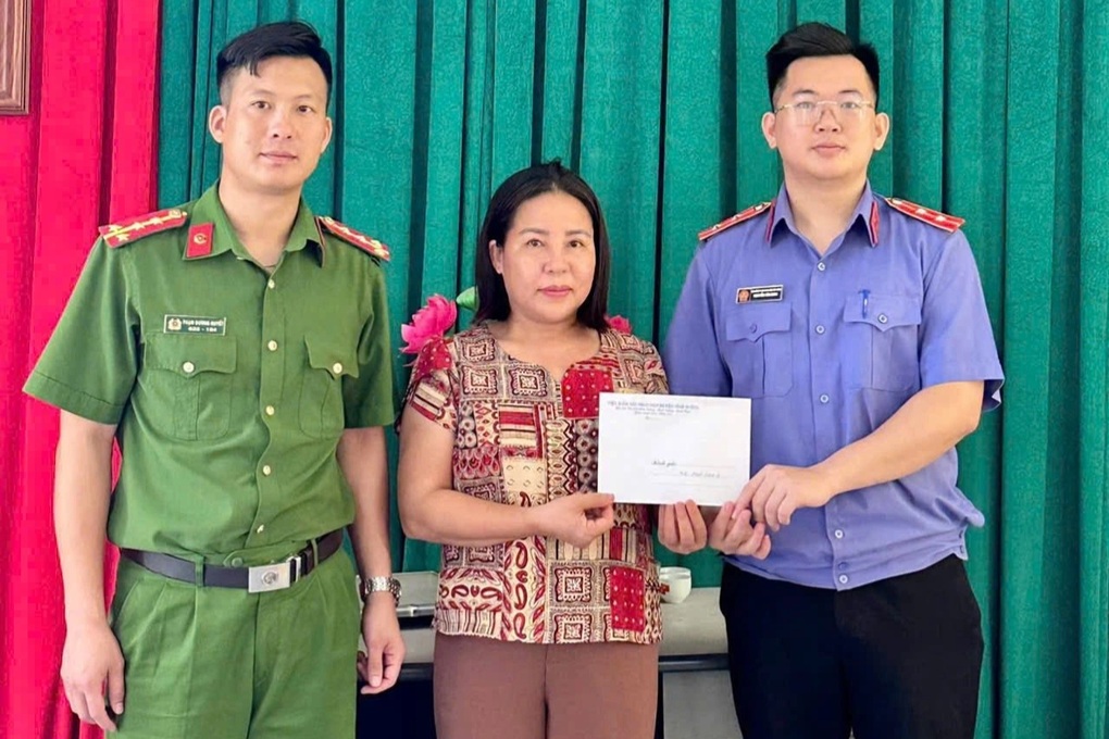 Cán bộ viện kiểm sát bất ngờ nhận được 40 triệu đồng chuyển vào tài khoản - 1 Cán bộ viện kiểm sát bất ngờ nhận được 40 triệu đồng chuyển vào tài khoản - 1