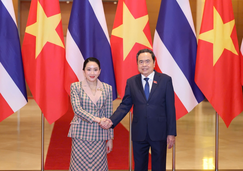 Chủ tịch Quốc hội Trần Thanh Mẫn hội kiến Thủ tướng Thái Lan - 1 Chủ tịch Quốc hội Trần Thanh Mẫn hội kiến Thủ tướng Thái Lan - 1