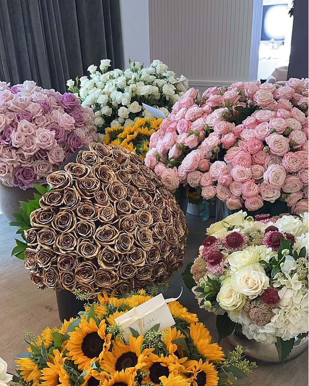 Kylie Jenner xinh đẹp đón sinh nhật lần thứ 24 - 2 Kylie Jenner xinh đẹp đón sinh nhật lần thứ 24 - 2