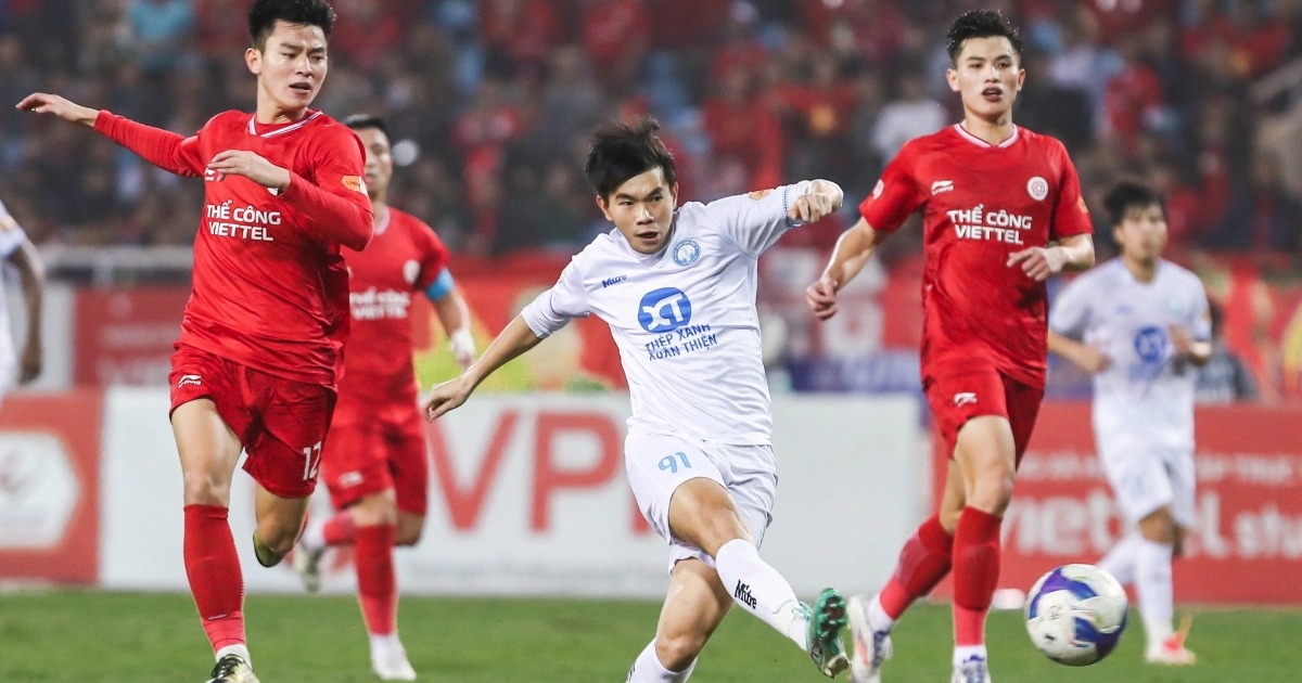 View - Đánh bại Thể Công Viettel, CLB Nam Định bứt tốc ở ngôi đầu V-League | Báo Dân trí