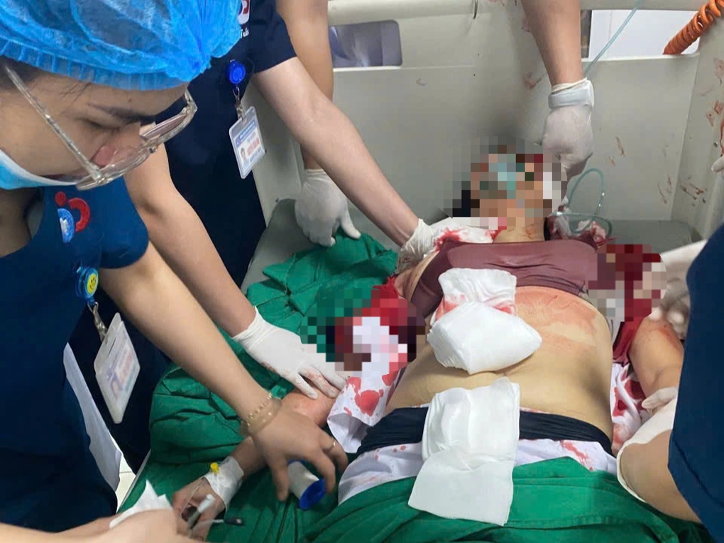 Nữ điều dưỡng liều mình bảo vệ bệnh nhân, trúng 11 nhát dao - 1 Nữ điều dưỡng liều mình bảo vệ bệnh nhân, trúng 11 nhát dao - 1