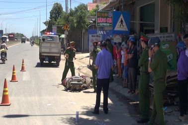 Đưa con đi khám bệnh, 2 mẹ con chết thảm dưới bánh xe tải