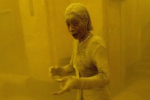 Những bi kịch phía sau bức ảnh "Quý cô phủ bụi" trong vụ khủng bố 11/9