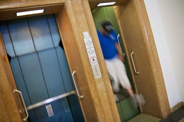 Lịch sử thang máy Paternoster - kiến trúc độc đáo hay cái bẫy "chết người"