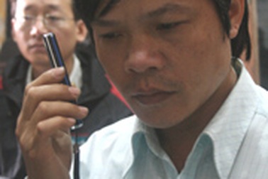 Thầy Đỗ Việt Khoa “khẩu chiến” với lãnh đạo trường Vân Tảo 