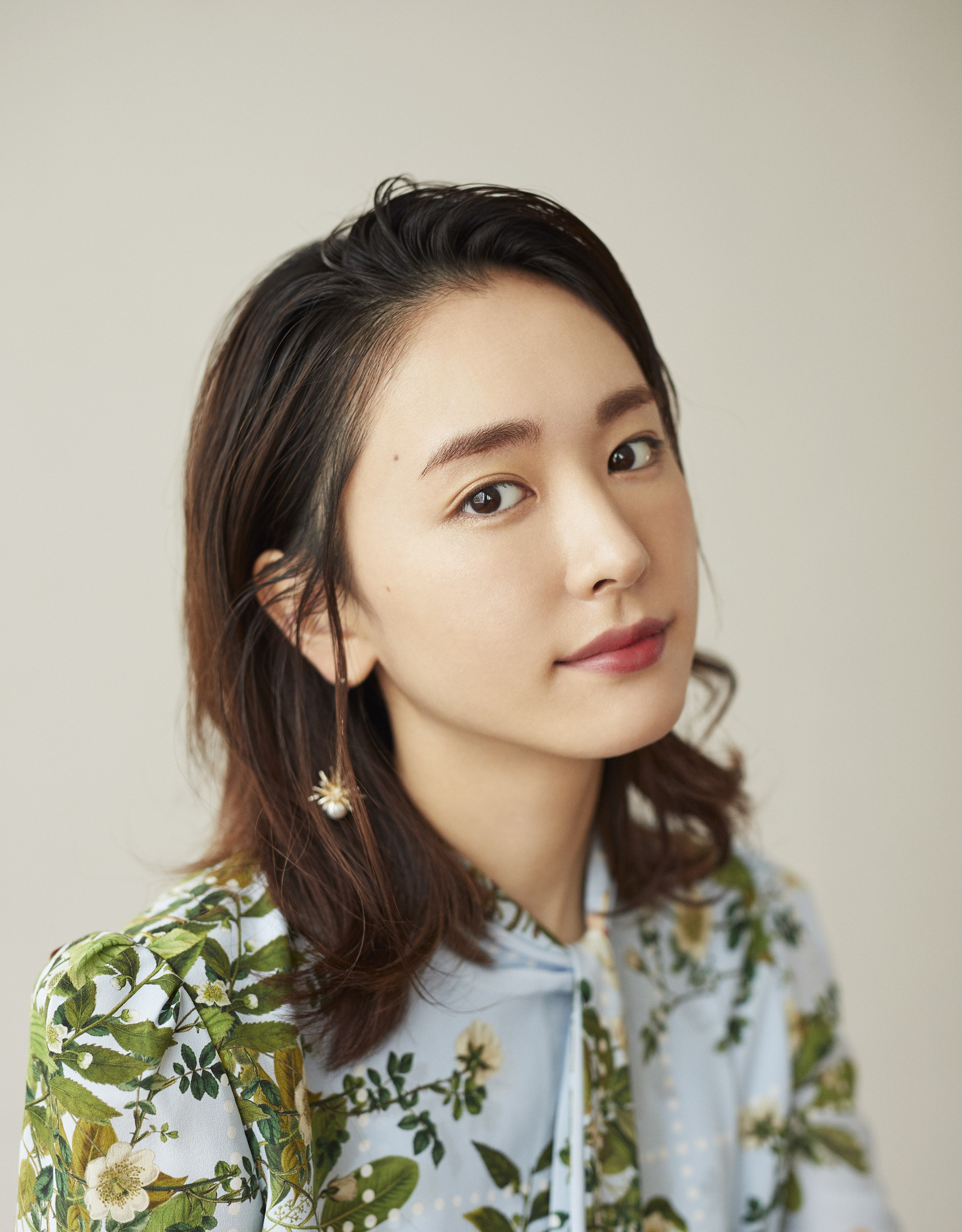 日本一好かれる顔を持つ女優の清純な美しさ - 1