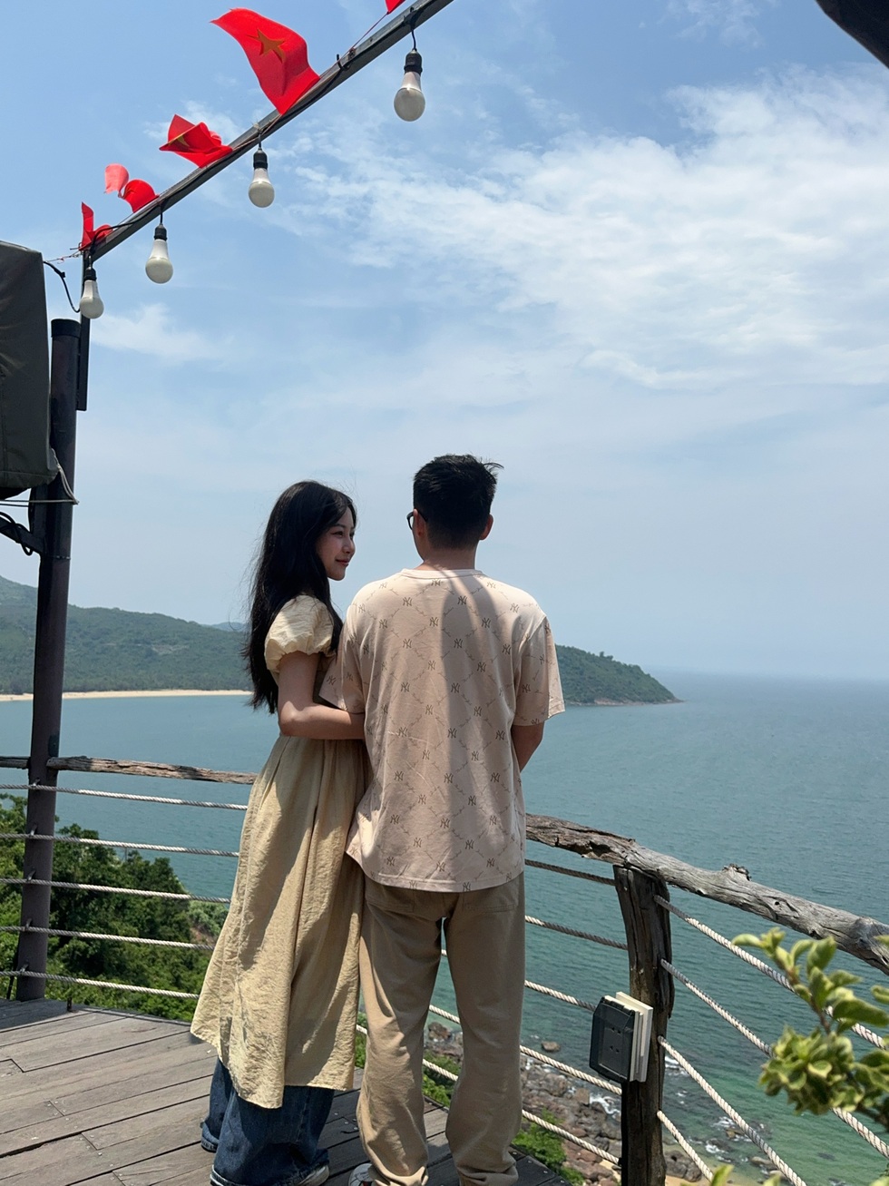 Streamer 2 lần mắc ung thư được cầu hôn gây xúc động: 7 năm, 9 lần từ chối - 7 Streamer 2 lần mắc ung thư được cầu hôn gây xúc động: 7 năm, 9 lần từ chối - 7