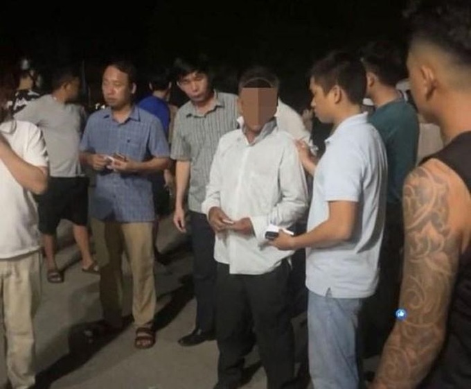 Nghi phạm bị bắt giữ, giao cho cơ quan chức năng điều tra