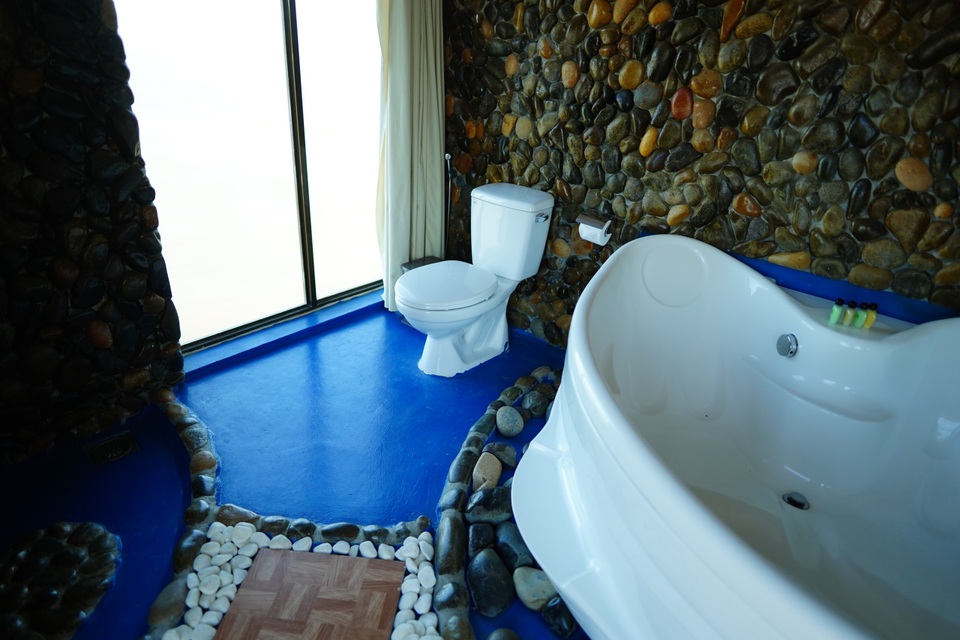 Cận cảnh resort thơ mộng giữa biển dùng cách ly người về từ vùng dịch - 7 Cận cảnh resort thơ mộng giữa biển dùng cách ly người về từ vùng dịch - 7