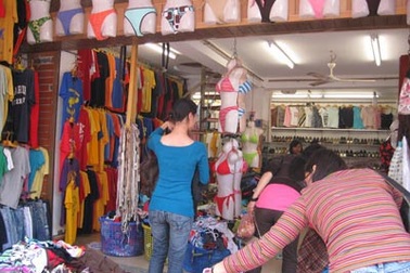 Nhiễm nấm, rận từ đồ bơi "hàng thùng"