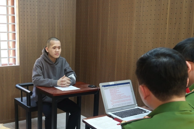 Khởi tố thanh niên quan hệ tình dục với người yêu "nhí"