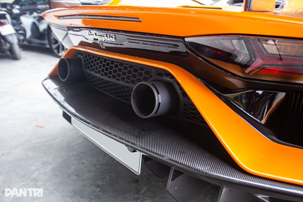 Mua lại siêu xe Lamborghini, đại gia Hà Nội lỗ hơn 5 tỷ đồng sau 5.000km - 10 Mua lại siêu xe Lamborghini, đại gia Hà Nội lỗ hơn 5 tỷ đồng sau 5.000km - 10