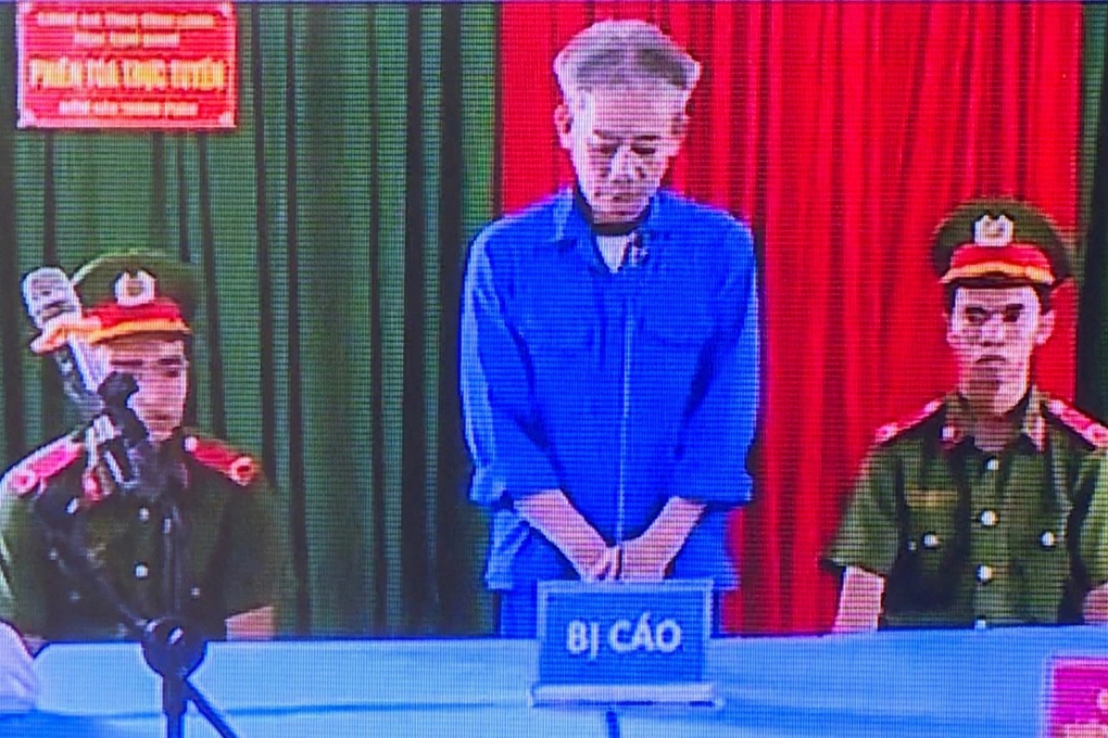 Án chung thân cho gã chồng dùng dao cắt cổ vợ tử vong - 1 Án chung thân cho gã chồng dùng dao cắt cổ vợ tử vong - 1