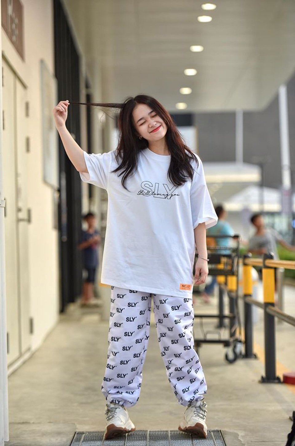 Chỉ 1m52, nữ sinh Bắc Ninh vẫn hút hồn dân mạng vì diện áo dài quá đẹp - 4 Chỉ 1m52, nữ sinh Bắc Ninh vẫn hút hồn dân mạng vì diện áo dài quá đẹp - 4