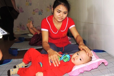Giữ trẻ 6 - 18 tháng tuổi: Vẫn nhiều vướng mắc