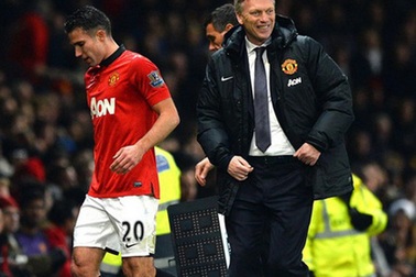 Van Persie lại chống đối Moyes?