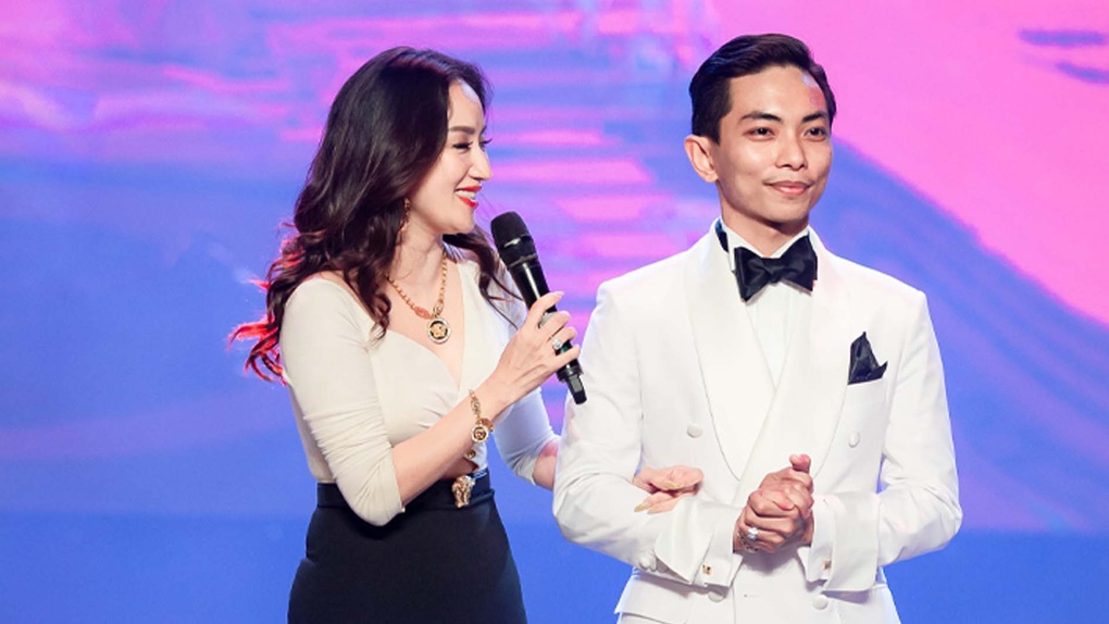 Khánh Thi tiết lộ nguyên nhân bị mất ngủ sau đám cưới xa hoa với Phan Hiển - 1 Khánh Thi tiết lộ nguyên nhân bị mất ngủ sau đám cưới xa hoa với Phan Hiển - 1
