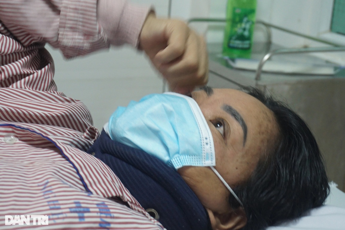 Chia đôi suất cơm, chồng nghèo nuôi giấc mơ cứu vợ khỏi bại liệt toàn thân - 6 Chia đôi suất cơm, chồng nghèo nuôi giấc mơ cứu vợ khỏi bại liệt toàn thân - 6
