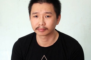 Dùng súng tranh cướp thuốc lá lậu như phim hành động