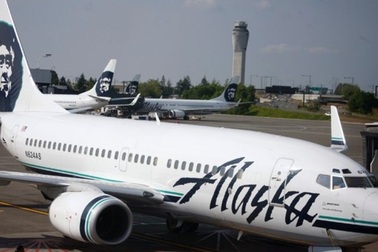 Du khách khỏa thân khiến máy bay phải quay đầu