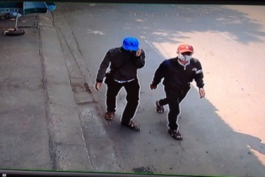 Hai đối tượng 9X cải trang học sinh trộm hàng loạt xe máy