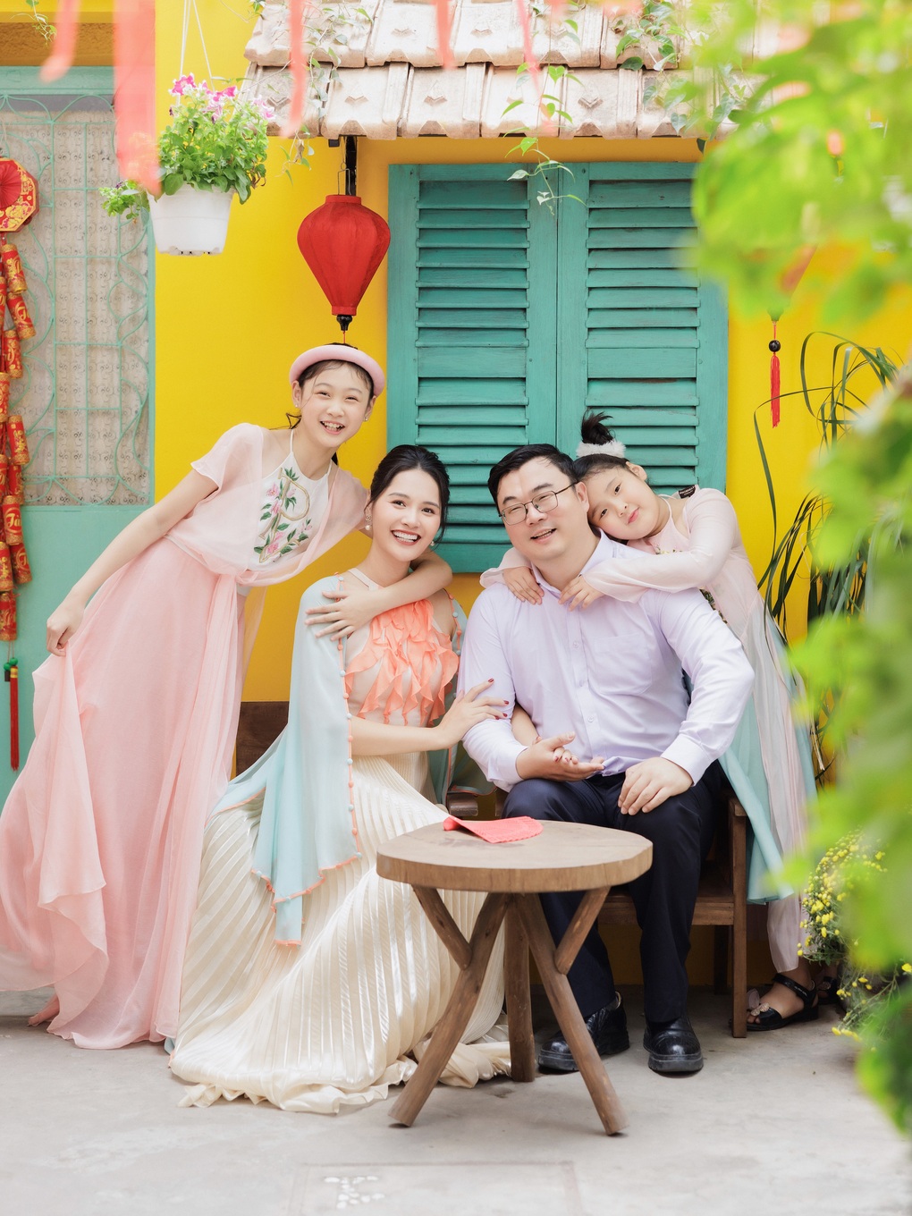 Hoa hậu Hương Giang khoe ảnh chồng con, nhan sắc 2 công chúa gây chú ý - 6 Hoa hậu Hương Giang khoe ảnh chồng con, nhan sắc 2 công chúa gây chú ý - 6