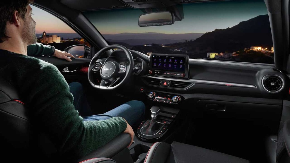 Loạt sedan cỡ C với nhiều nâng cấp chờ ngày về Việt Nam - 4 Loạt sedan cỡ C với nhiều nâng cấp chờ ngày về Việt Nam - 4