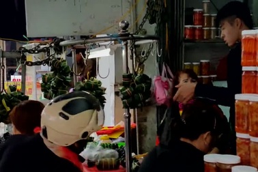 Phố Tré xưa ở Huế tấp nập ngày cuối năm