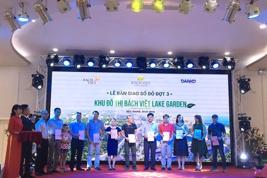 Bách Việt Lake Garden chính thức bàn giao sổ đỏ Đợt 3 cho cư dân