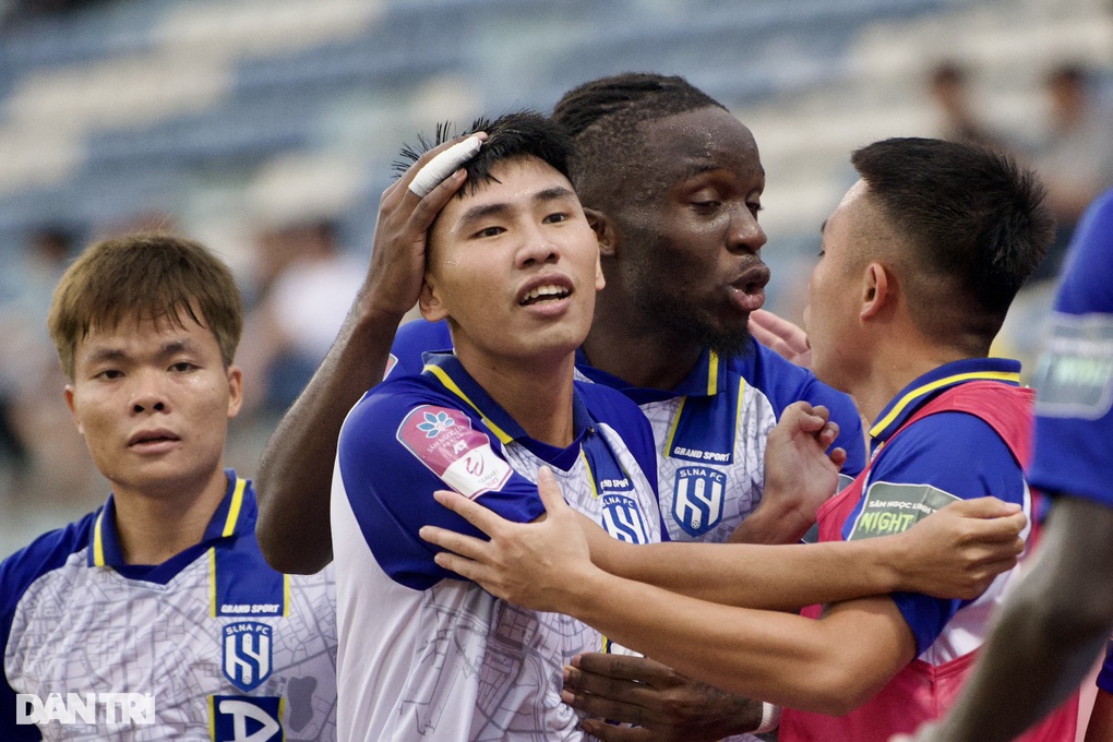 SL Nghệ An thắng CLB Hà Nội, Hải Phòng và Nam Định lọt top 8 - 4 SL Nghệ An thắng CLB Hà Nội, Hải Phòng và Nam Định lọt top 8 - 4