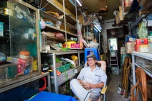 Cuộc sống đối nghịch trong căn nhà “siêu nhỏ” 7,5 m2 giá 3 tỷ đồng ở Hà Nội