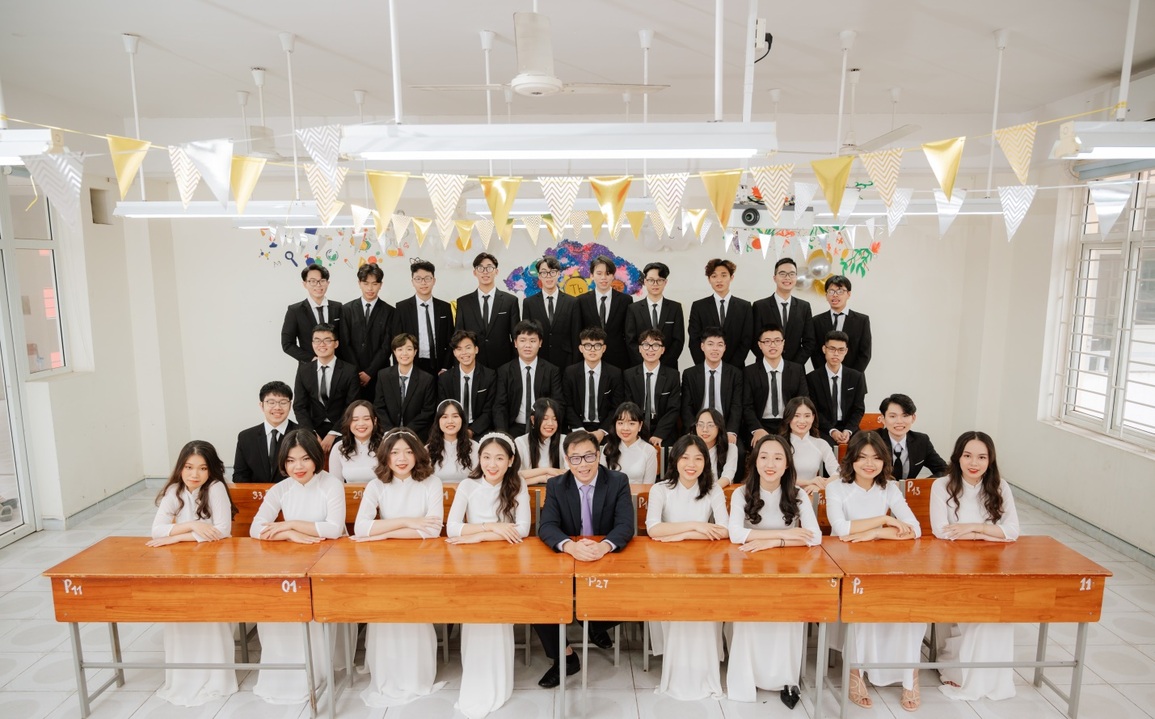 Học sinh Hải Phòng chụp ảnh kỷ yếu độc đáo như show trình diễn thời trang - 5 Học sinh Hải Phòng chụp ảnh kỷ yếu độc đáo như show trình diễn thời trang - 5