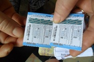 Lại phát hiện thẻ cào "ma" dán mác Viettel