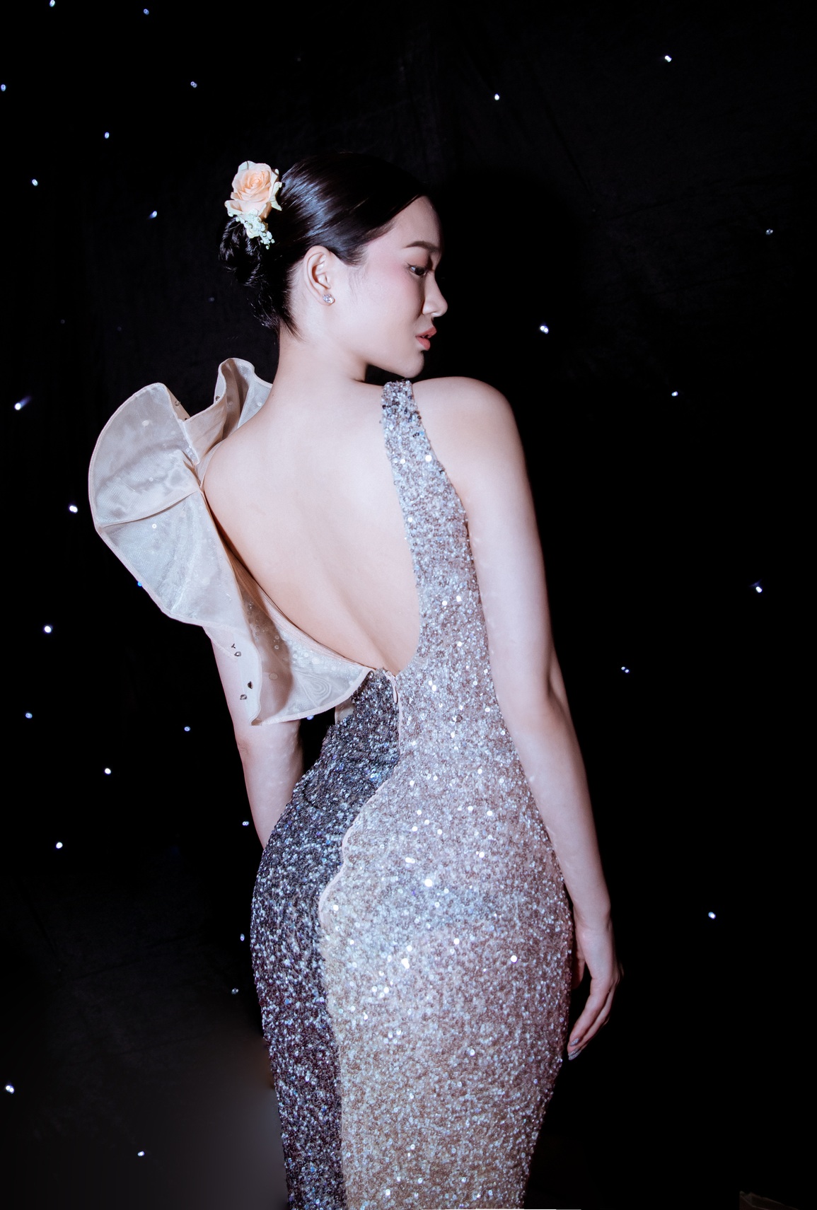 Fashionista Tống Diệu Hằng đọ sắc Hoa hậu Hà Kiều Anh - 3 Fashionista Tống Diệu Hằng đọ sắc Hoa hậu Hà Kiều Anh - 3