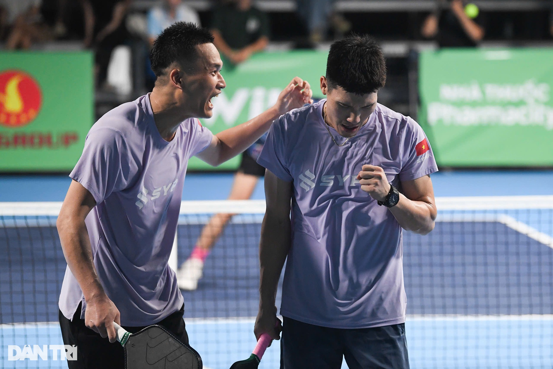 Rực rỡ các trận cầu đinh ngày thi đấu thứ 2 giải pickleball báo Dân trí - 15 Rực rỡ các trận cầu đinh ngày thi đấu thứ 2 giải pickleball báo Dân trí - 15