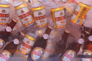 Lễ hội bia Hà Nội “nóng bừng” giữa tiết trời đầu đông